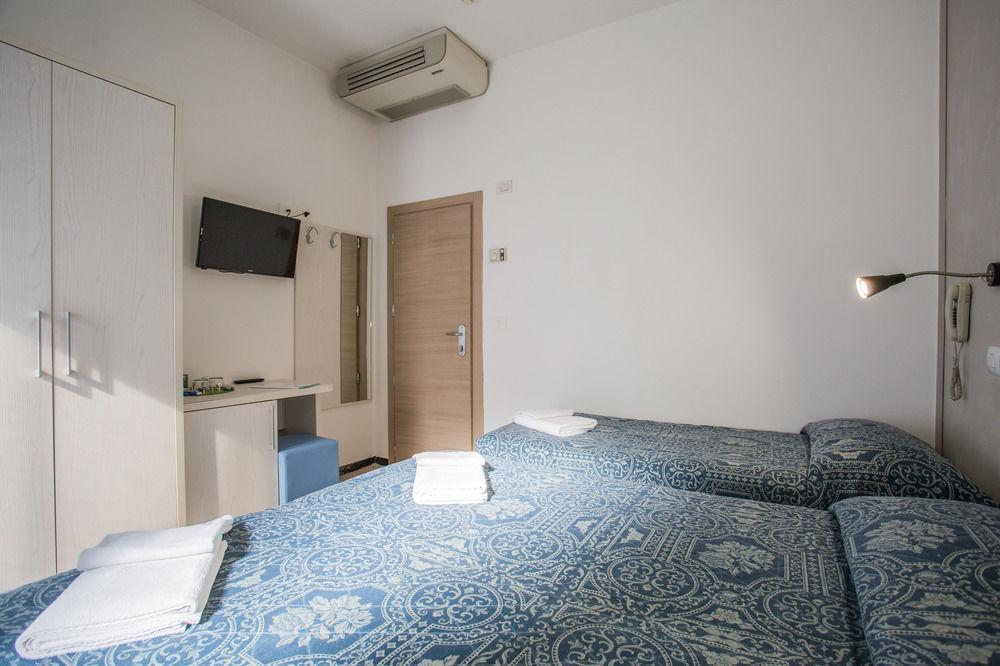 Hotel Nancy Римини Экстерьер фото