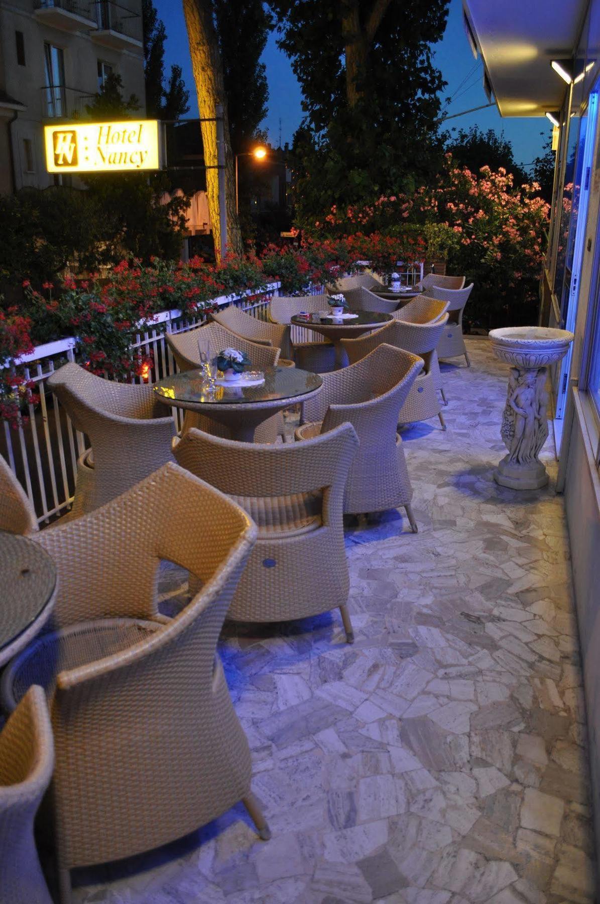 Hotel Nancy Римини Экстерьер фото